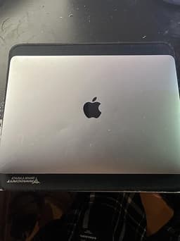 MacBook Air 13” (2020, Intel i3, 8GB/256GB) – Fint skick