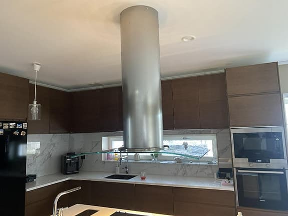 Köksflkt med motor – stilren & effektiv