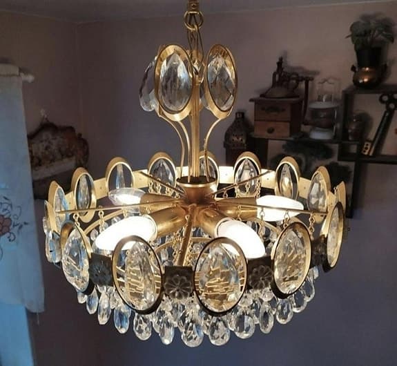 TAKLJUSKRONA 1900-tals i exklusiva dropp prismor .