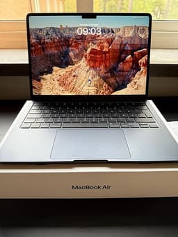 MacBook Air M2 | 16GB RAM | 256GB SSD | NYSKICK