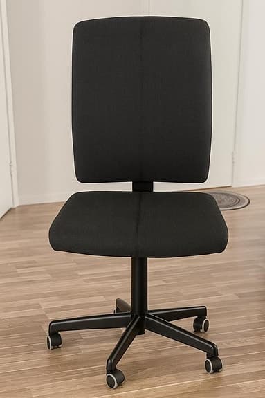 IKEA skrivbord i glas + ergonomisk kontorsstol