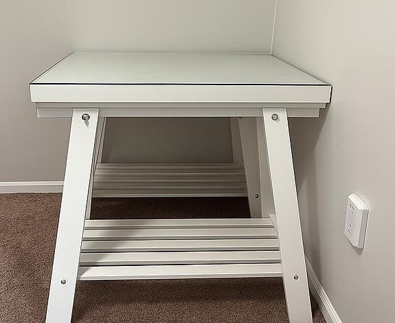 IKEA skrivbord i glas + ergonomisk kontorsstol