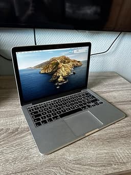 Macbook pro 2014 13" 8gb ram SSD