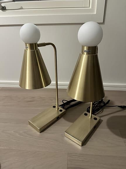 bordslampa globenlighting mässing