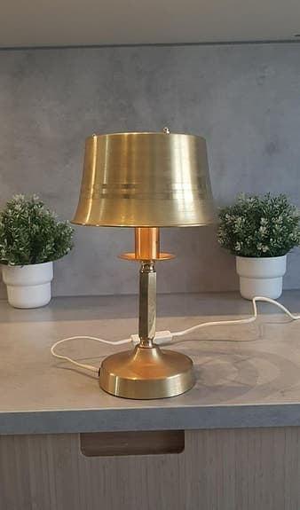 Retro lampa i mässing.
