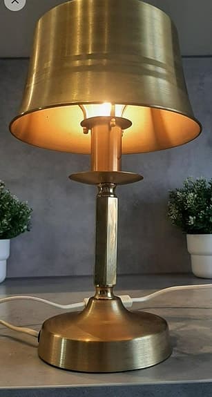 Retro lampa i mässing.