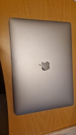 MacBook Air M1 (2020) – 8 GB RAM / 256 GB SSD