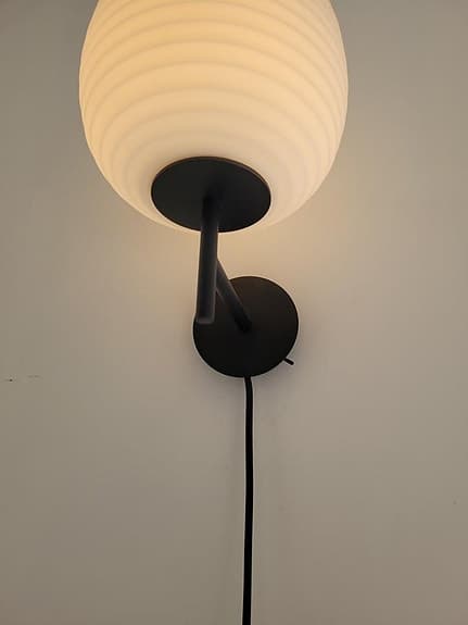 new works vägglampa