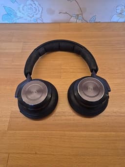 Bang & Olufsen Beoplay H9 (3rd Gen)