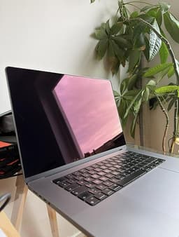 MacBook Pro (2021) M1 Max, 4TB SSD, 64gb ram - Helt ny skär