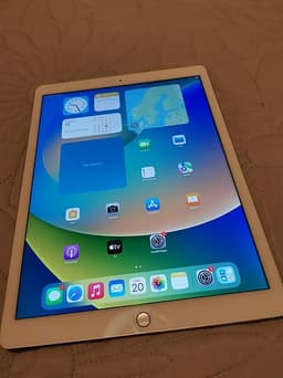 Äpple Ipad pro 12.9 guld färg.