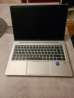 HP EliteBook 640 G9-16 GB ram-256 GB nvme disk-windows 11