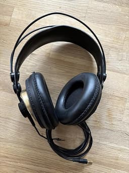 Studiohörlur AKG-K240