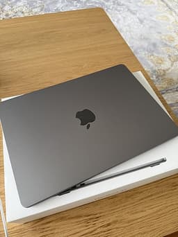 MacBook Air 13' 2022 M2 (256 GB)