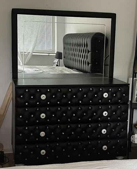 lädder malm byrå 4låddor med stor spegel