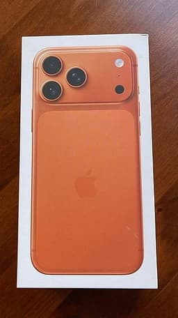 Säljer en iPhone 17 Pro Max 1 TB m kartong, kvitto, garanti