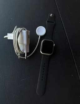 Apple Watch Series 8 41mm aluminium & Ceramic case + GPS.