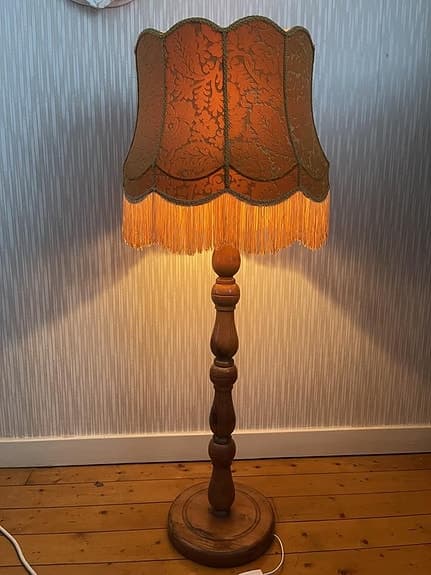 Golvlampa med fransar retro H114,5cm D44,5cm