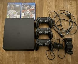 PlayStation 4 + 3 kontroller + laddstation