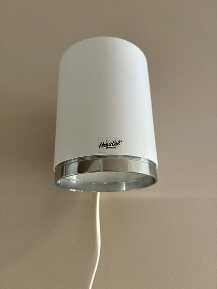 vägglampa Herstal Vertigo
