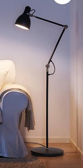 Snygg golv-/läslampa