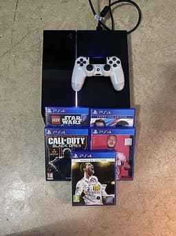 Playstation 4 med handkontroll