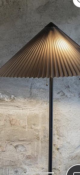 golvlampa plisado Markslöjd