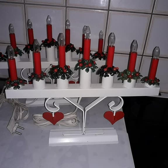 Retro ADVENTSLJUSSTAKE / JUL 870 / 3st, VIT SMIDE, RÖDA LJU