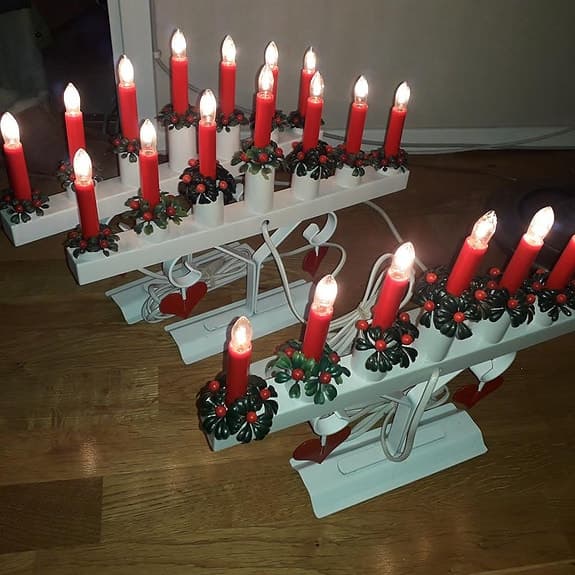 Retro ADVENTSLJUSSTAKE / JUL 870 / 3st, VIT SMIDE, RÖDA LJU