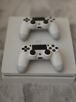 PlayStation 4 slim