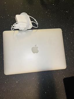 Apple Macbook Air 13”