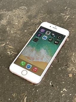 iPhone 6s / 64 GB / Rosa