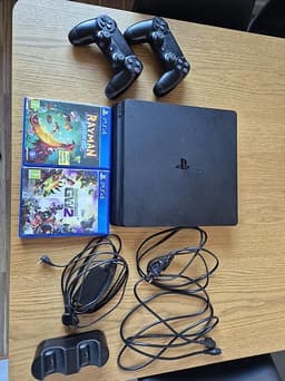 Playstation 4 slim 800gb (PS4)