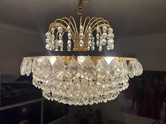 Urläcker liten kristallkrona