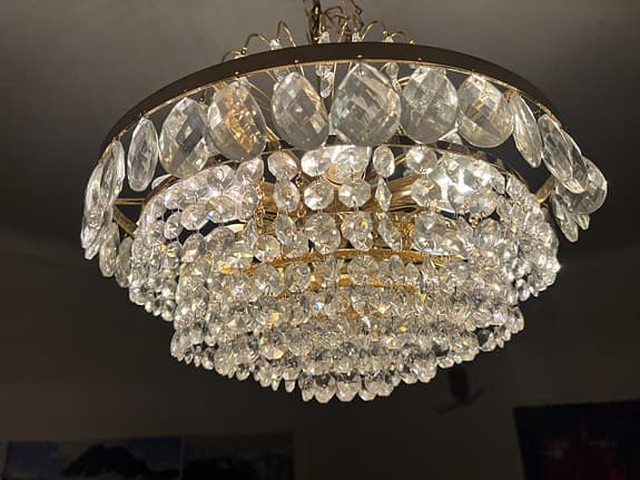 Urläcker liten kristallkrona