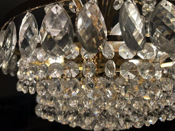 Urläcker liten kristallkrona