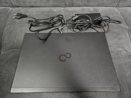 Lättvikt Fujitsu U938 bärbar dator med pekskärm vikt 920