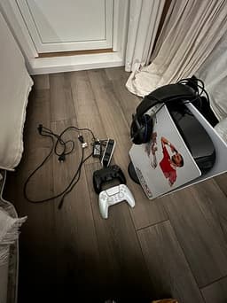 Ps5 digital edition med 2 kontroller och laddare