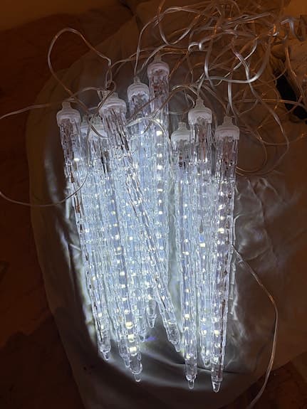 LED dripping icicle string light - 10 LED lampor