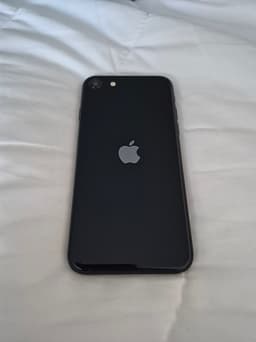 Oanvänd Iphone SE 3rd generation med tillbehör