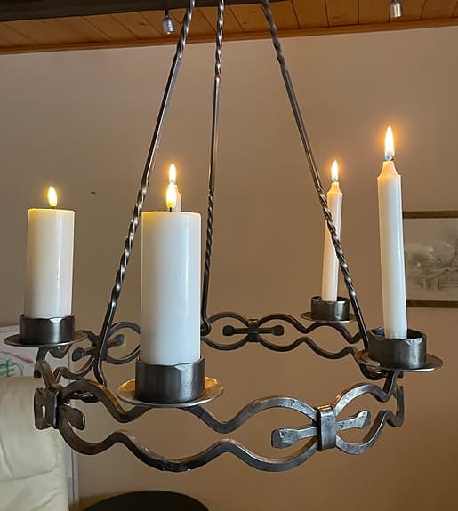 Handsmidd ljuskrona i smide