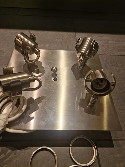 Spotlight-armatur i borstat stål – 4 riktbara spotlights