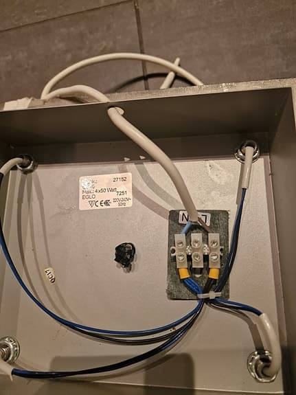 Spotlight-armatur i borstat stål – 4 riktbara spotlights