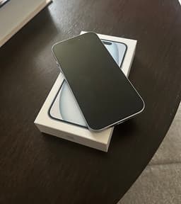 iPhone 15 128GB