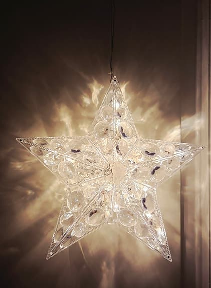 Julstjärna-Otroligt vacker,akryl prismor,Varmvit Led lampor,Härnösand Markslöjd