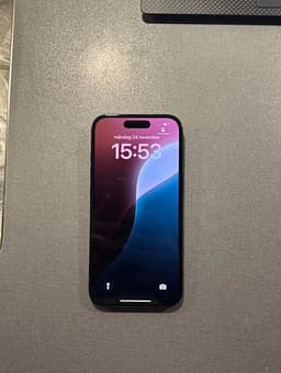 Apple iPhone 15 128 GB Svart