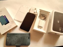 Apple iPhone 11 64GB nyskick, med fodral från Mode. Olåst.