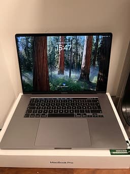 Apple MacBook Pro 2019 16 inch Laptop Grå