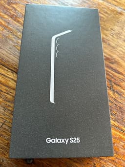 Helt ny och oöppnad Samsung Galaxy S25