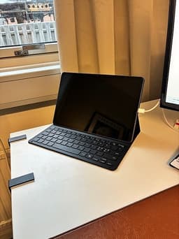 Samsung Galaxy Tab S10 Lite – Wi-Fi + SIM – Nyskick med tangentbordsfodral